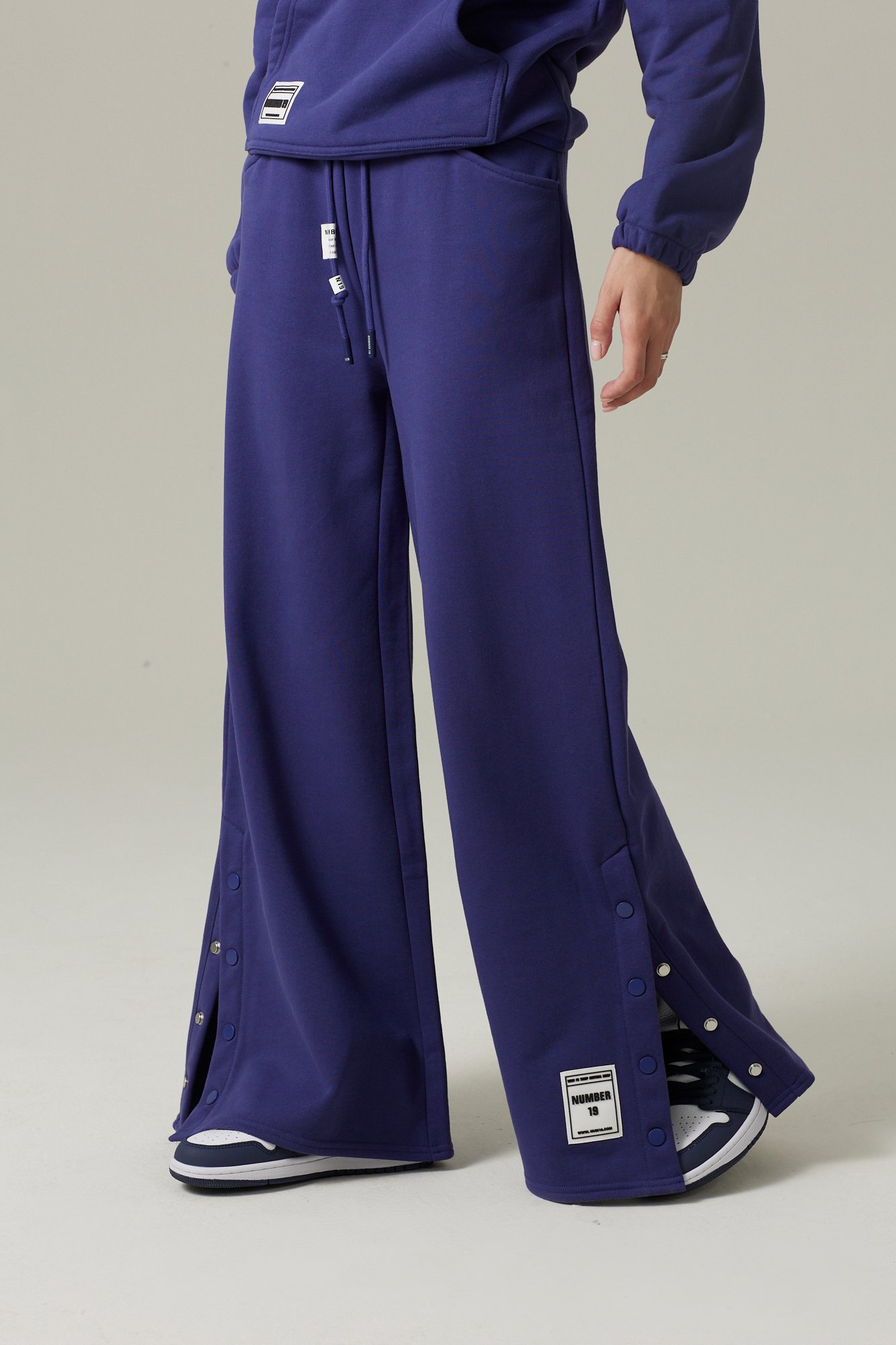 Ensemble Sweat à capuche zippé et Pantalon button – Image 12