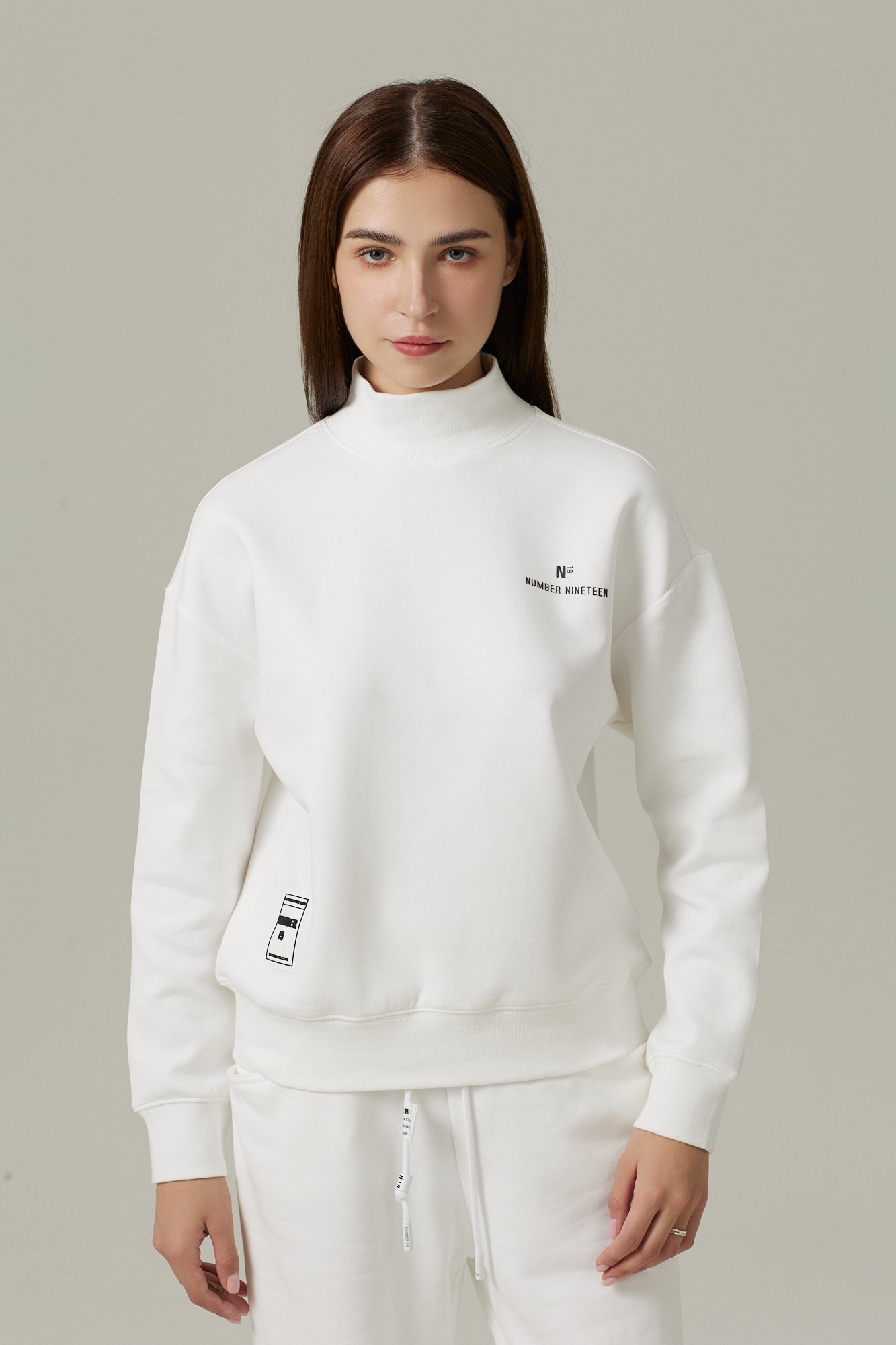 Ensemble Pull oversized à col montant uni et Pantalon droit – Image 2